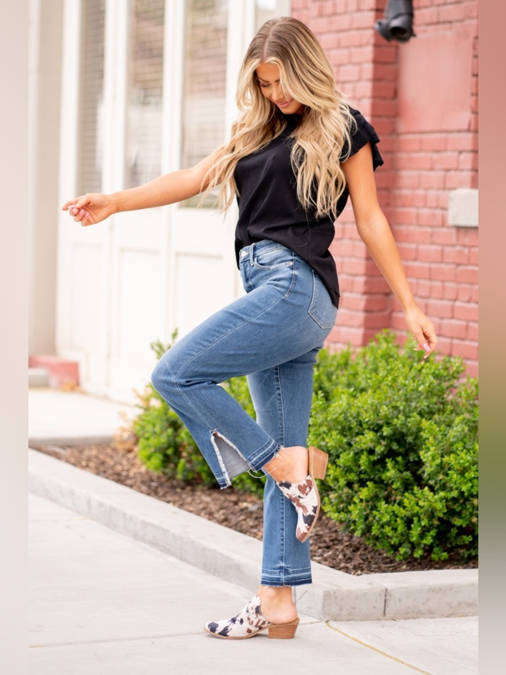 Judy blue straight fit medium wash stretch distressed jeans high rise